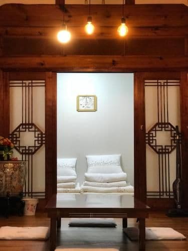Korean-style Double Room 102 - Private Bathroom located in Garden