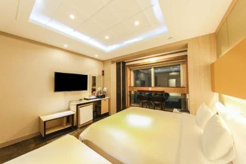 Standard Twin Room with Sea View