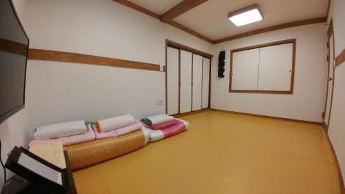 Quadruple Room with Private Bathroom