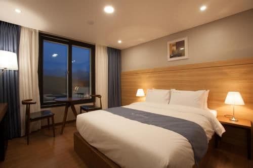 Standard Double Room with Mountain View