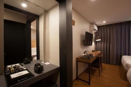 Standard Twin Room with Mountain View