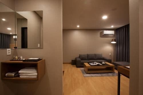 Suite with Mountain View
