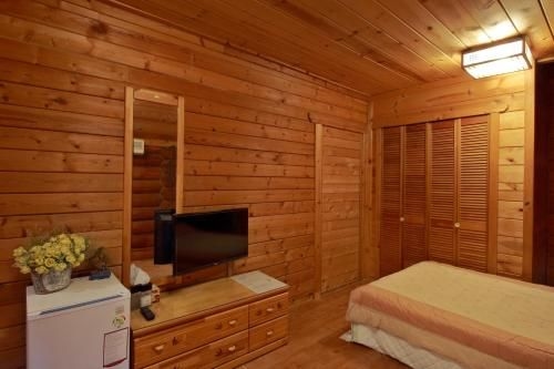 Muju Log House Pension1