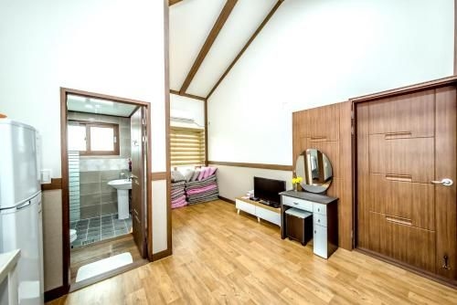 Jeju Myung House1