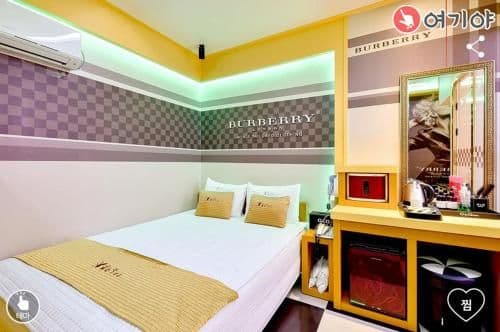 Double or Twin Room with Private Bathroom