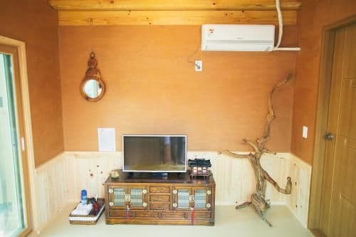 Korean-Style Family Room with Private Bathroom
