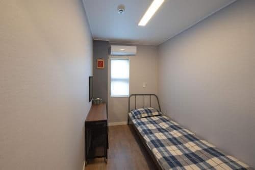 Single Room with Shared Bathroom