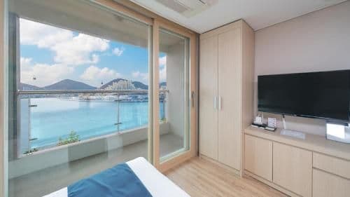 Deluxe Twin Room with Sea View