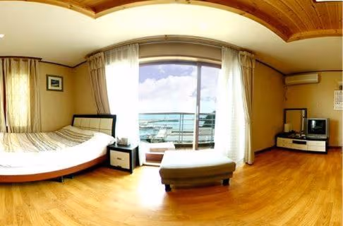 Deluxe Studio