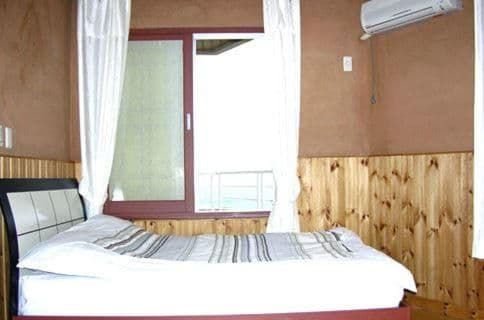 Superior One-Bedroom House