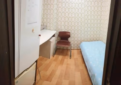 Small Single Room with Shared Bathroom - No Window