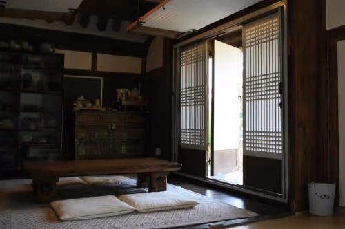 Korean-Style Family Room