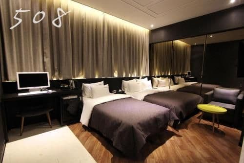 Standard Twin Room