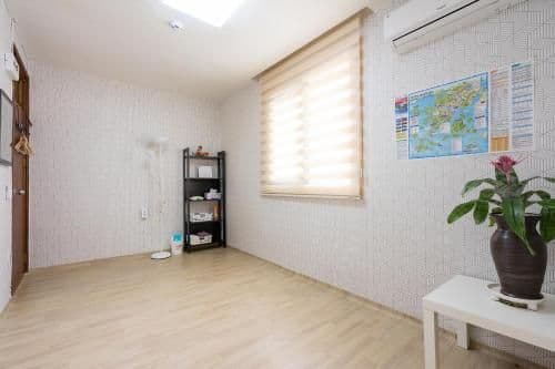 Korean-Style Family Room