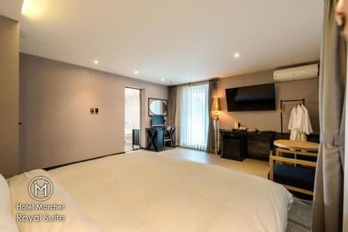 Royal Suite with Bath
