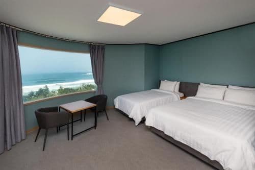 Family Room with Sea View