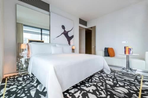 Deluxe King Suite with Executive Lounge Access