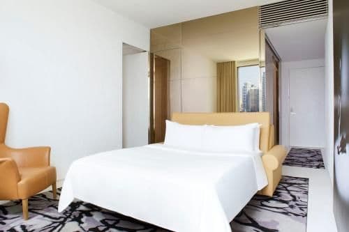 Deluxe King Suite with Executive Lounge Access