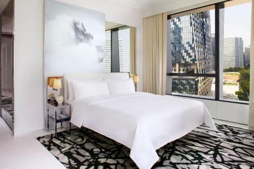 Deluxe King Suite with Executive Lounge Access