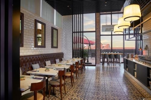 Holiday Inn Singapore Little India, an IHG Hotel1