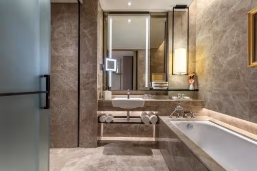 Luxury King Bed Room with Club Access