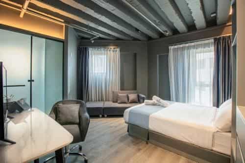 Hotel Calmo Bugis (SG Clean, Staycation Approved) Hotel Calmo Bugis (SG Clean, Staycation Approved)