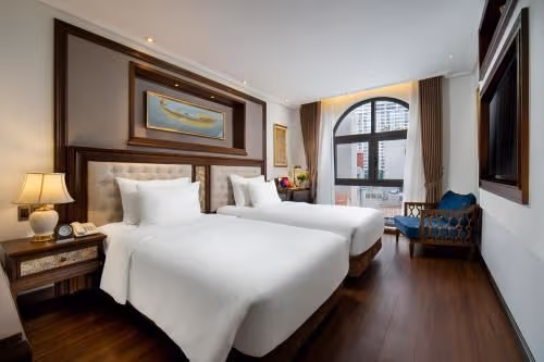 Premier Deluxe double or twin with city view