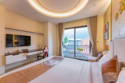 Apartment with Balcony