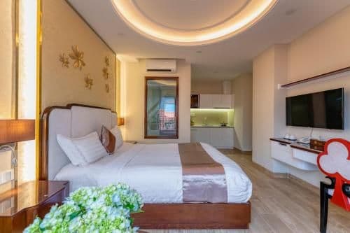 Apartment with Balcony