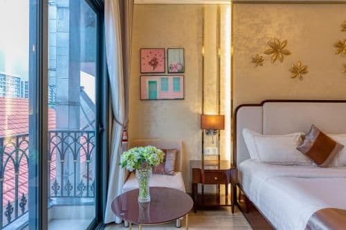Apartment with Balcony
