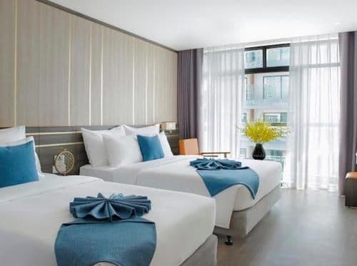 Senior Deluxe Room with City View