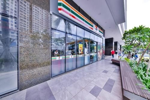 RIVER GATE RESIDENCE 4 NEAR BUI VIEN - FOOD STREET2
