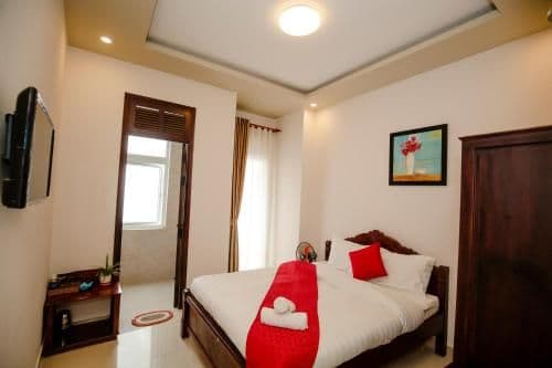 Deluxe Room (2 Adults + 1 Child)