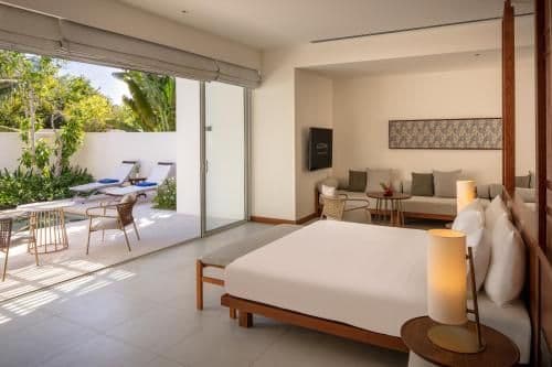 Pool Deluxe Suite