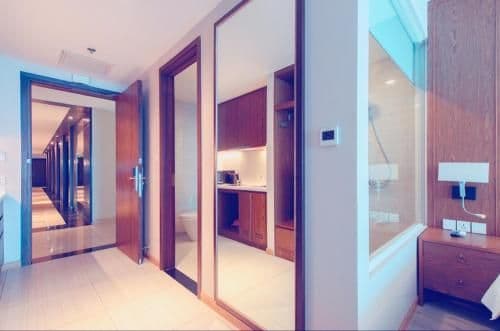 Deluxe Studio with Partial Seaview