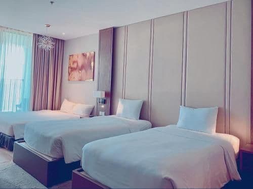 Deluxe Studio with Partial Seaview
