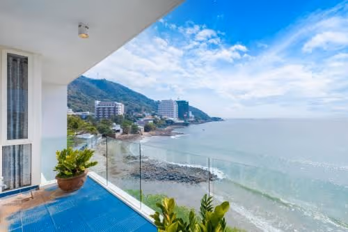 Villa - Beach Front