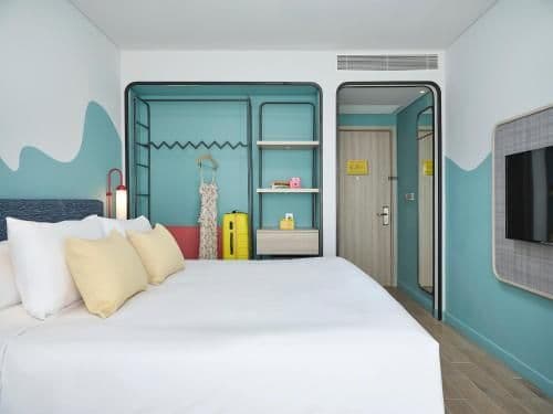Premium Queen Room with Balcony and Sea View