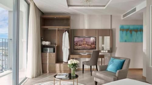 Deluxe King Suite