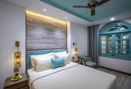 Deluxe Double (Internal Window) + Free Afternoon Tea