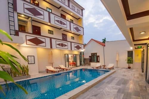Deluxe Double or Twin Room with Pool View