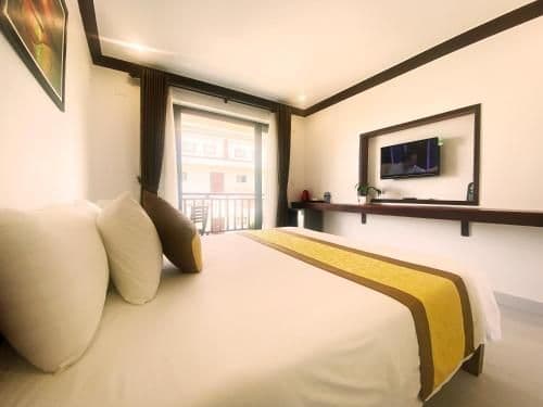 Deluxe Double or Twin Room with Pool View