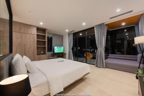 Six-Bedroom Villa Beach Front with Private Pool