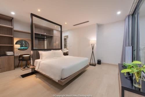 Six-Bedroom Villa Beach Front with Private Pool
