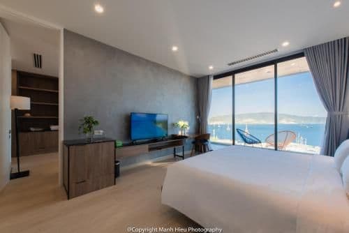 Six-Bedroom Villa Beach Front with Private Pool