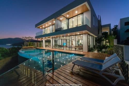Six-Bedroom Villa Beach Front with Private Pool