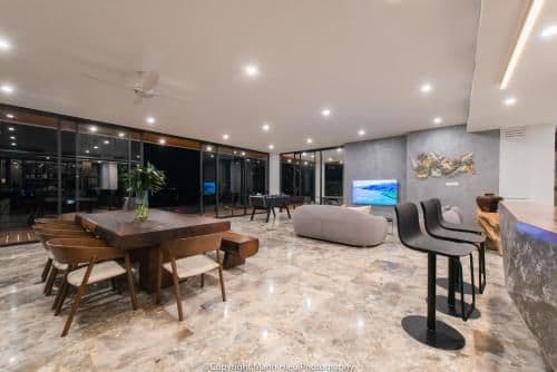 Six-Bedroom Villa Beach Front with Private Pool
