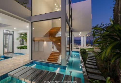 Six-Bedroom Villa Beach Front with Private Pool
