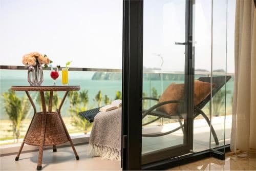 Elegance Triple with Balcony and Sea View