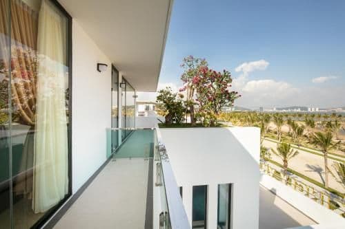 Elegance Triple with Balcony and Sea View